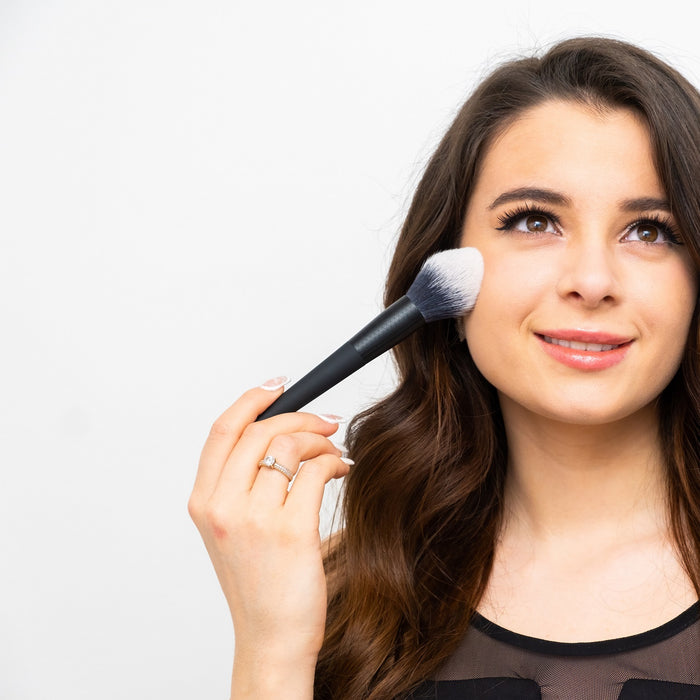 Enhancing Your Facial Features with Makeup